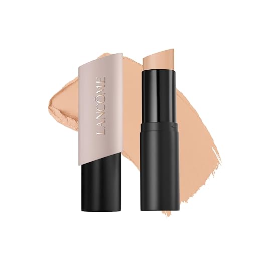 210 Buff N: light skin with neutral/peachy undertones